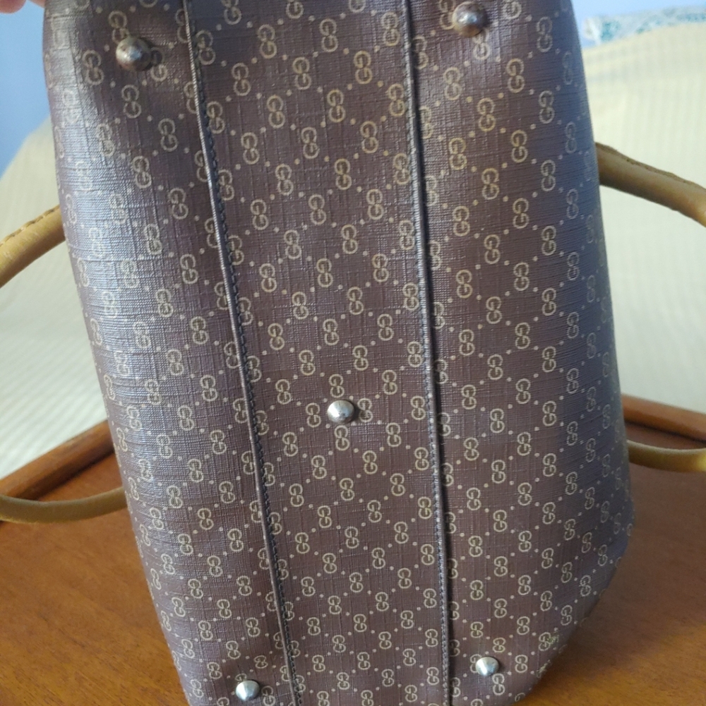 VINTAGE Authentic GUCCI BAG. GG LOGO. NEW LINING. EUC. - Picture 7 of 11